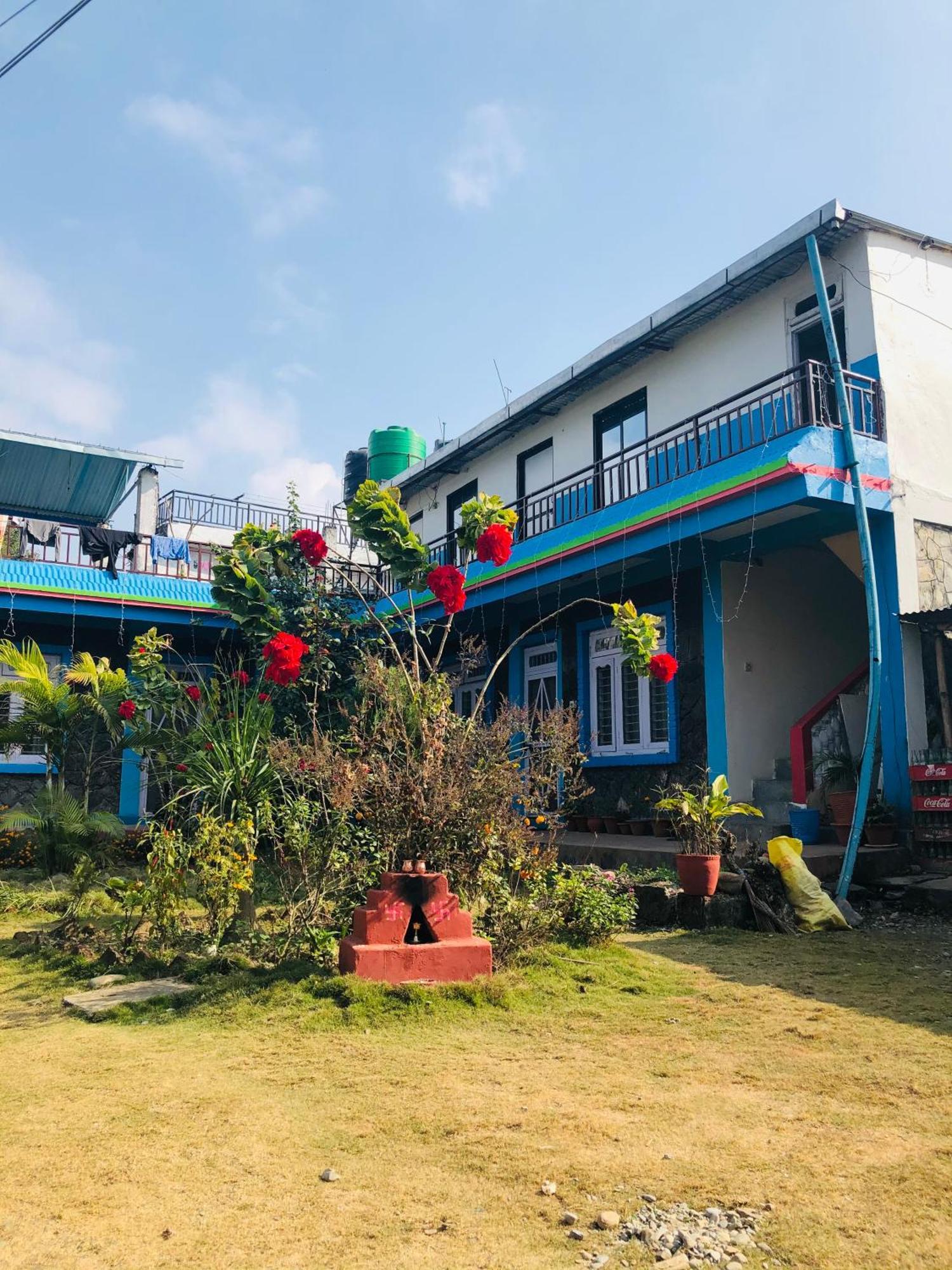 Robins Nest Hotel & Restaurant Deorāli Екстериор снимка
